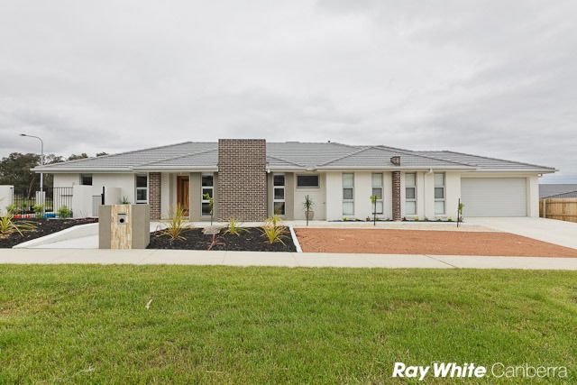16 Plimsoll Drive, CASEY ACT 2913
