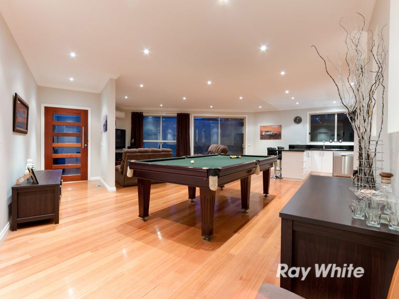 8 Coromandel Crescent South, Knoxfield, VIC 3180