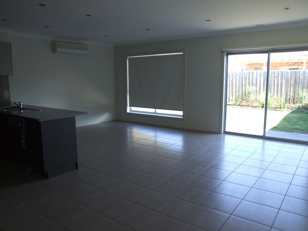 2/3 Claire Court, KURUNJANG, VIC 3337