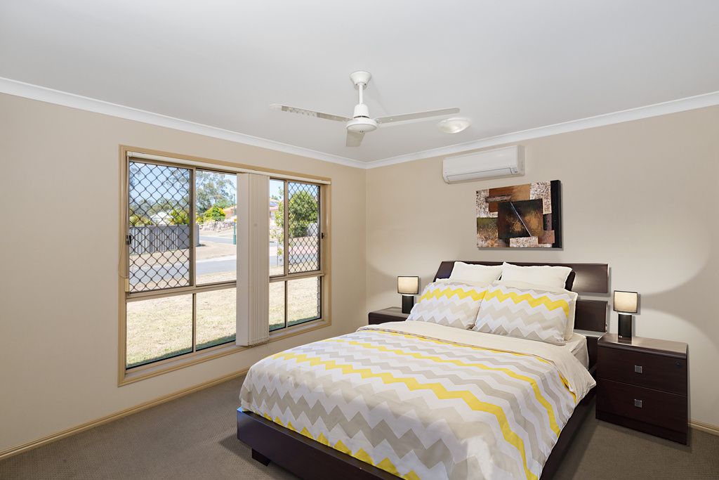 19 Rapanea Street, MOGGILL, QLD 4070