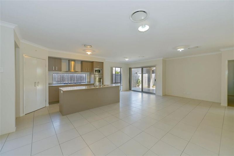 31 Sears Parade, North Lakes, QLD 4509