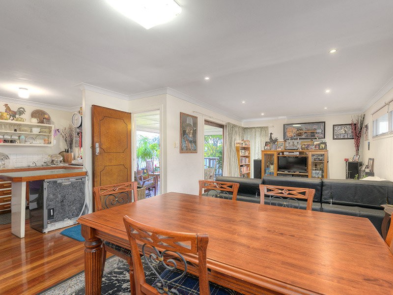 19 Normanton Street, Stafford Heights, QLD 4053