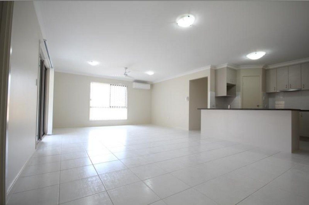 9 Gordon Drive, BELLBIRD PARK, QLD 4300