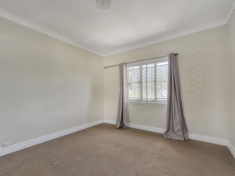 16 Warraba Avenue, Wavell Heights, QLD 4012