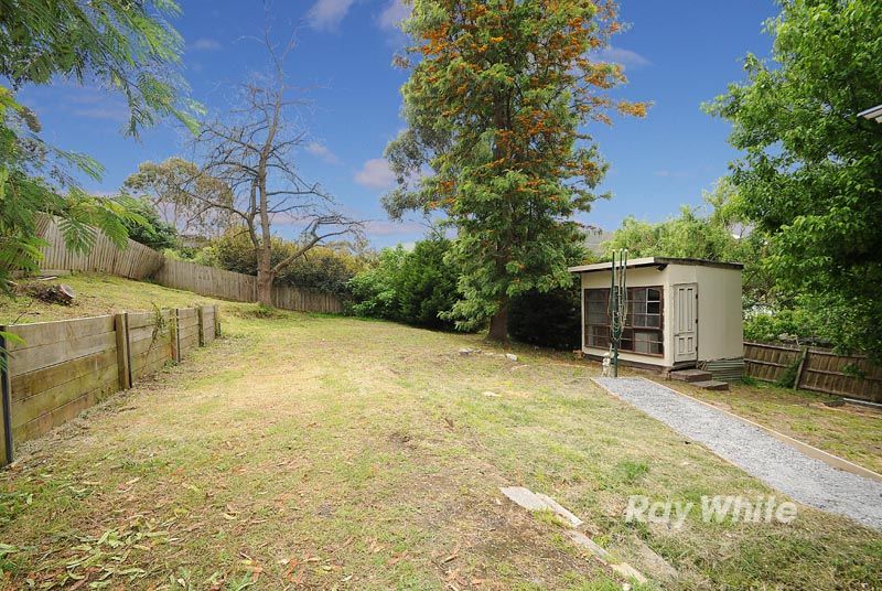 8 Milton Street, Ferntree Gully, VIC 3156
