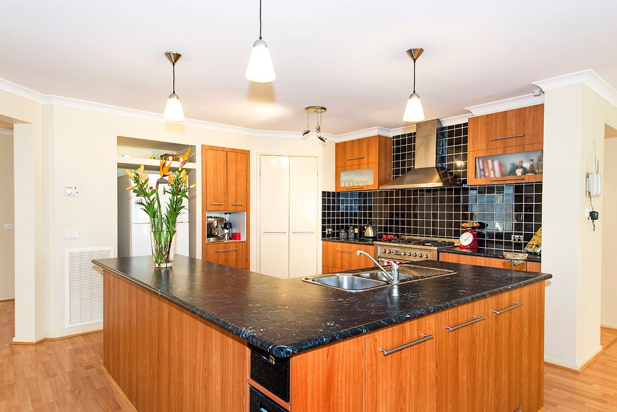4 Raphael Rise, South Morang, VIC 3752