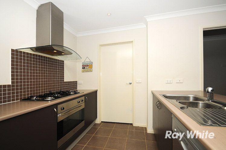 18 Powerscout Retreat, Cranbourne, VIC 3977