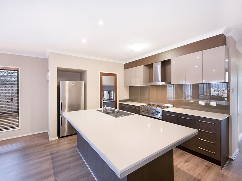 9 Livingstone Court, NORTH LAKES, QLD 4509