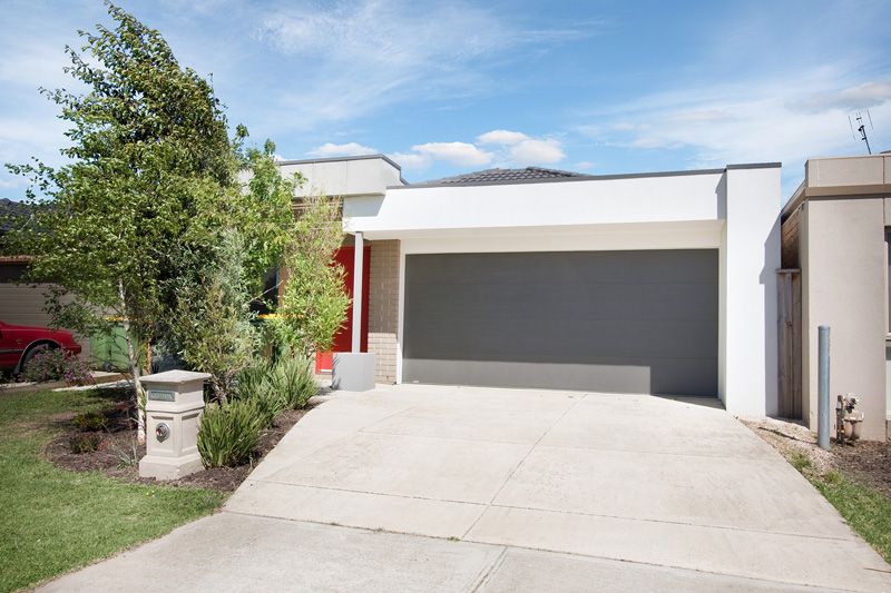 11 Melrose Street, PAKENHAM VIC 3810