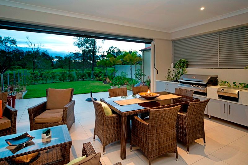 9103 Peter Senior Drive, HOPE ISLAND, QLD 4212