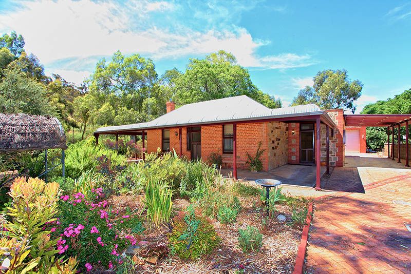 2 Jessie Street, Clare SA 5453