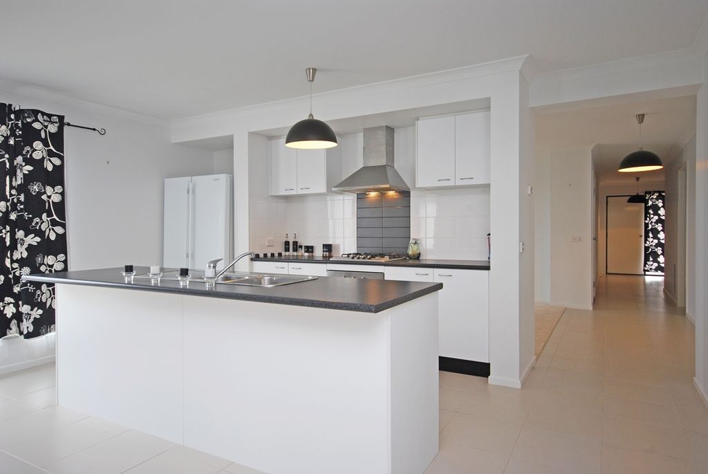 18 Macquarie Close, Delacombe, VIC 3356