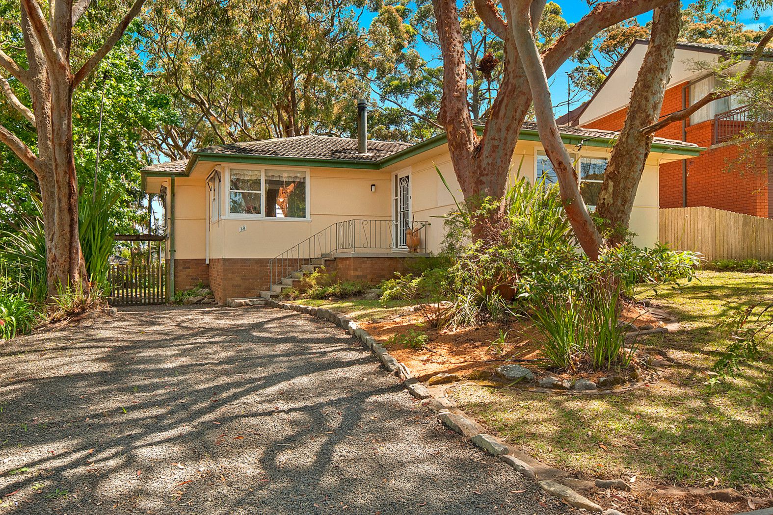 38 Yanagang Street, Waterfall, NSW 2233