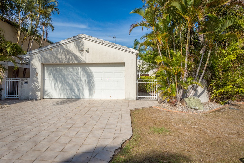 24 Emerton Crescent, Robina, QLD 4226