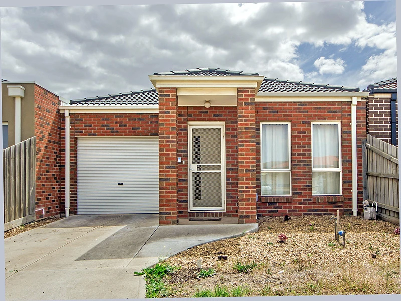 2/11 ASSUMPTION CLOSE,, TRUGANINA, VIC 3029