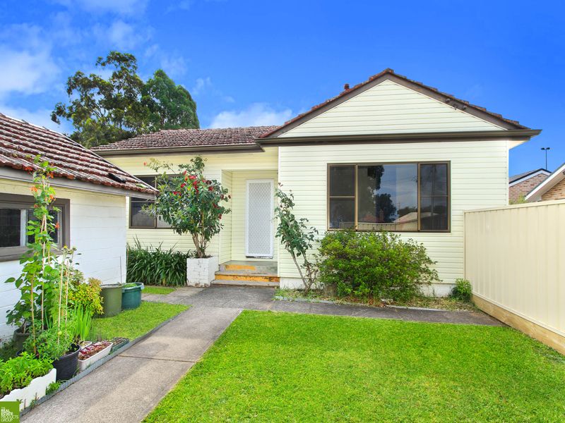 5 Albert Street, Unanderra NSW 2526
