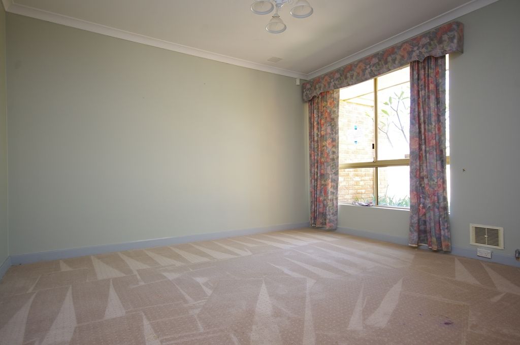 336 Summerlakes Parade, Ballajura, WA 6066