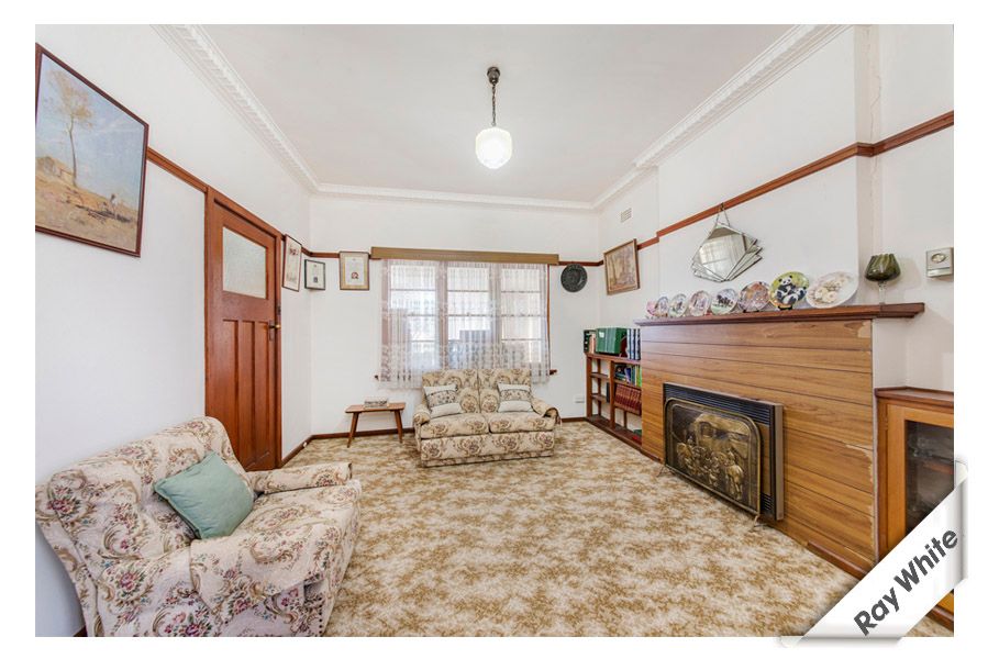 16 Collins Street, CRESTWOOD, NSW 2620