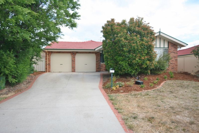 50 Thomas Royal Gardens, Queanbeyan East, NSW 2620