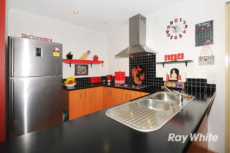 35 Central Parkway, Cranbourne West, VIC 3977