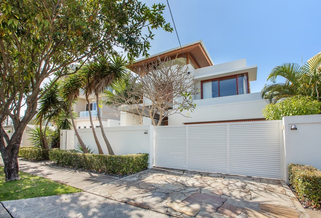 57 Woodroffe Avenue, MAIN BEACH, QLD 4217