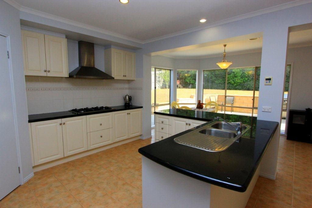 85 Leigh Road, Highton, VIC 3216