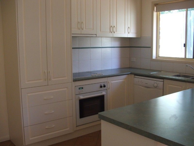 12/27 Gladstone Street, NEWTOWN, QLD 4350