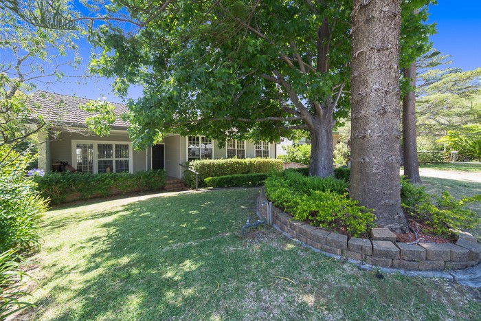 15 Taylor Crescent, Warners Bay, NSW 2282
