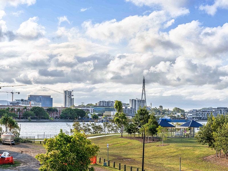 325/16 Waterline Crescent, Bulimba, QLD 4171