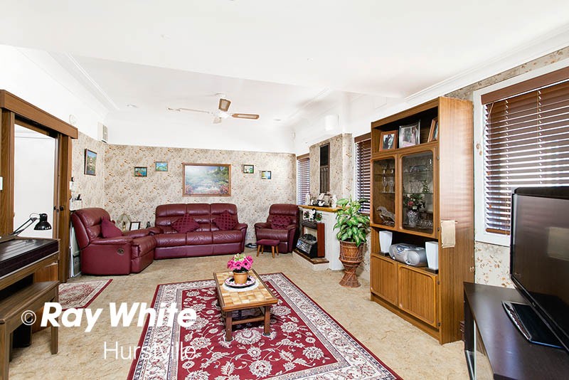 219 Moorefields Road, Roselands, NSW 2196