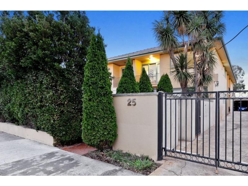 2/25 Shepparson Avenue, CARNEGIE, VIC 3163