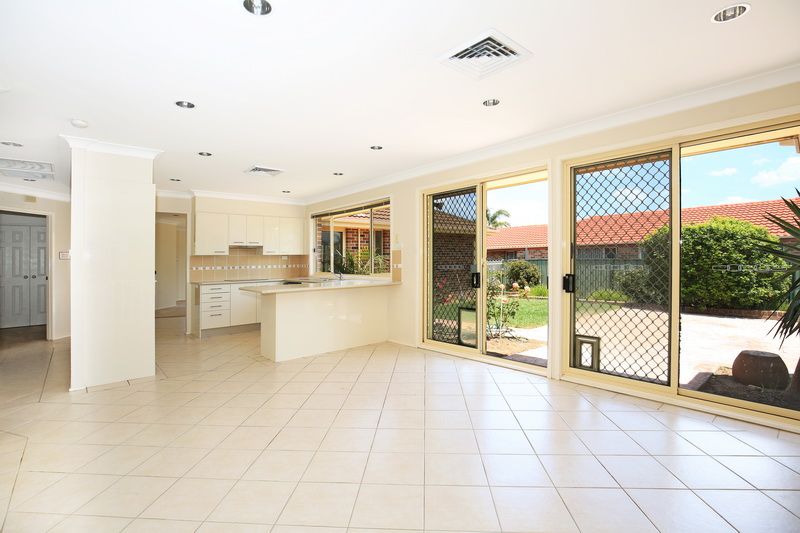 17 Robinia Way, Worrigee, NSW 2540