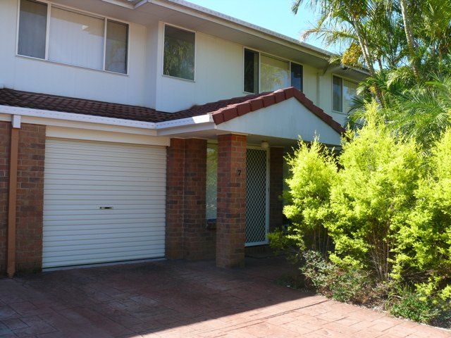 17 Crows Ash Court, OXENFORD QLD 4210