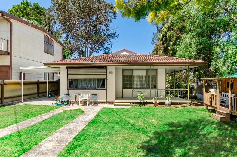 57 Thompson Street, Woonona NSW 2517