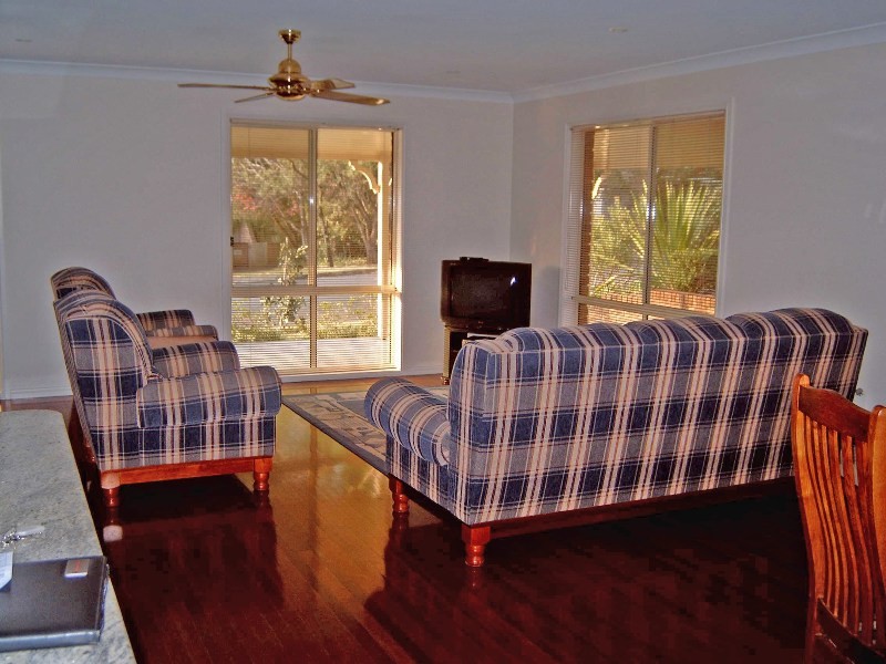 2/22 Riversdale Avenue, Mollymook, NSW 2539