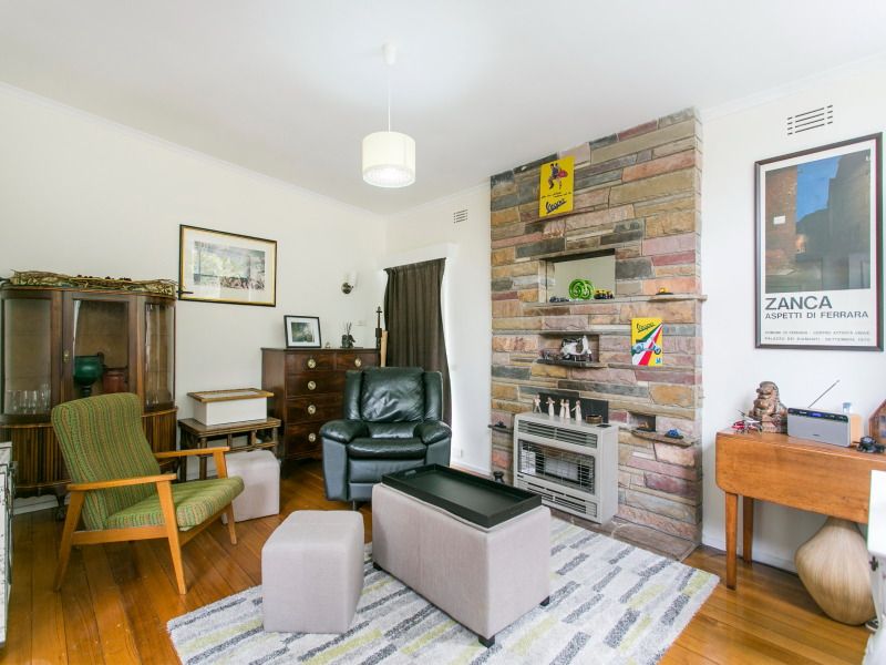 17 Coprosma Avenue, Frankston, VIC 3199
