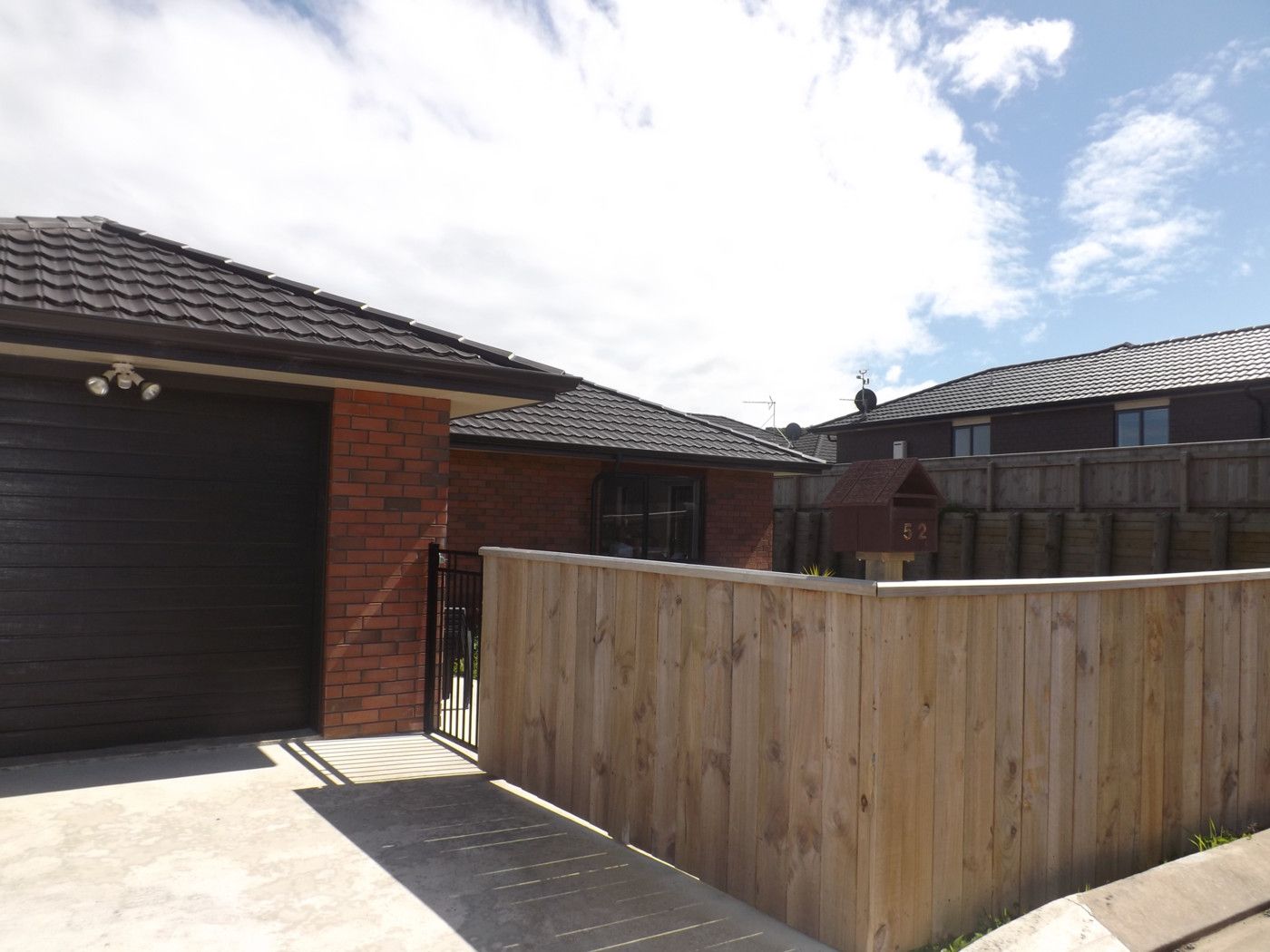52 Sunstone Crescent, EMERALD HILL, Upper Hutt City