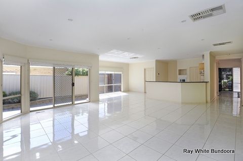 4 Ancona Drive, MILL PARK, VIC 3082