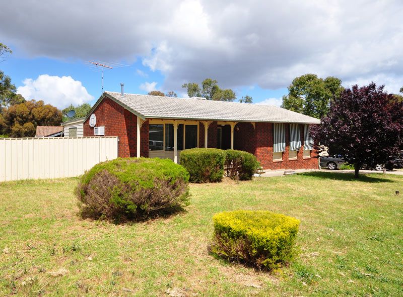 2 Finland Court, HACKHAM WEST SA 5163