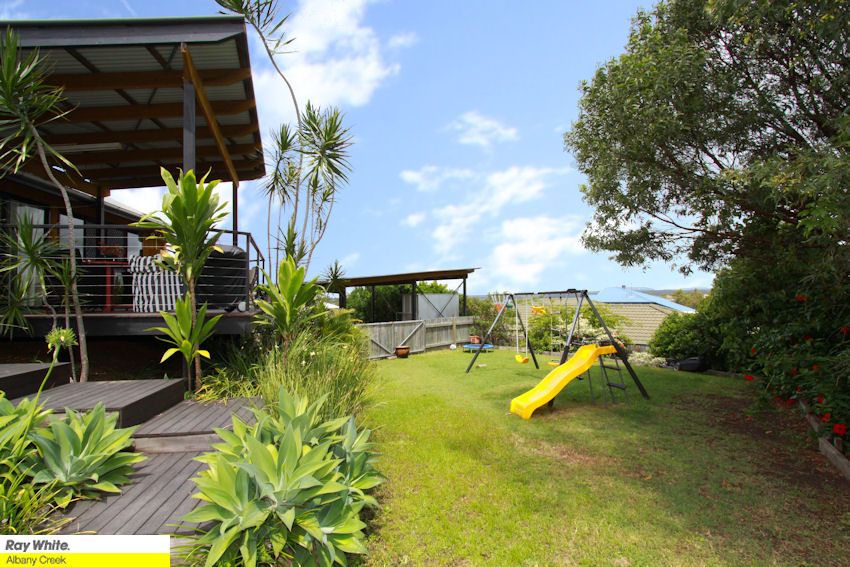 11 Meilland Court, EATONS HILL QLD 4037
