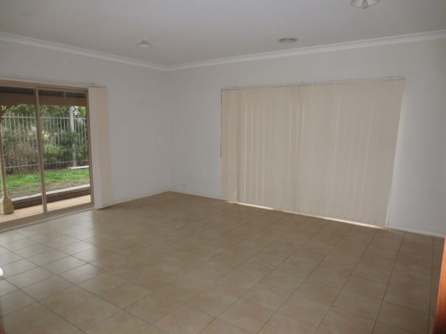 22 Westerfolds Loop, Craigieburn, VIC 3064