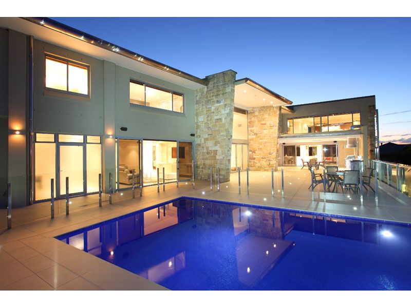 7 Pine Mountain Court, CARINA HEIGHTS QLD 4152