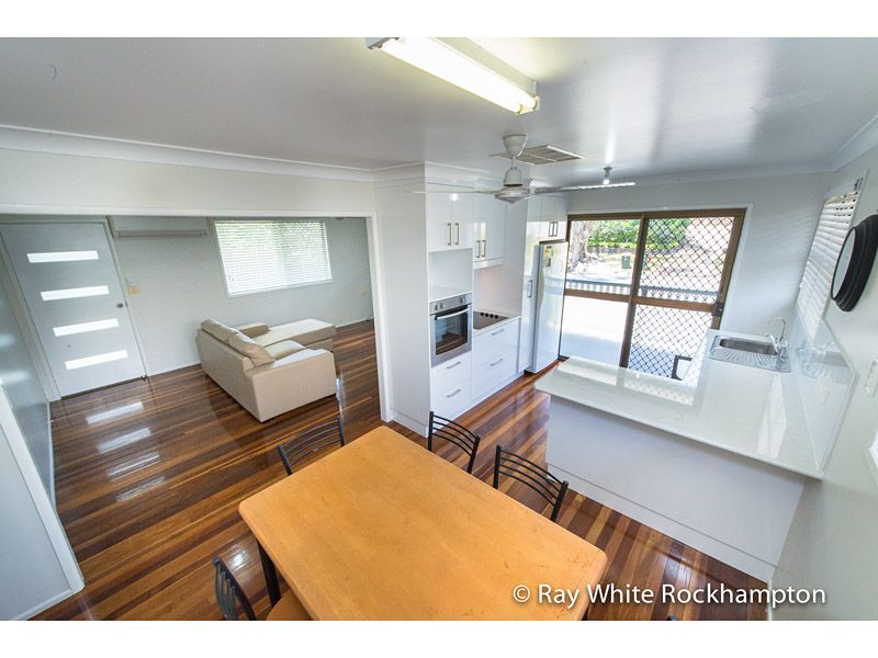16 Wentworth Terrace, THE RANGE QLD 4700