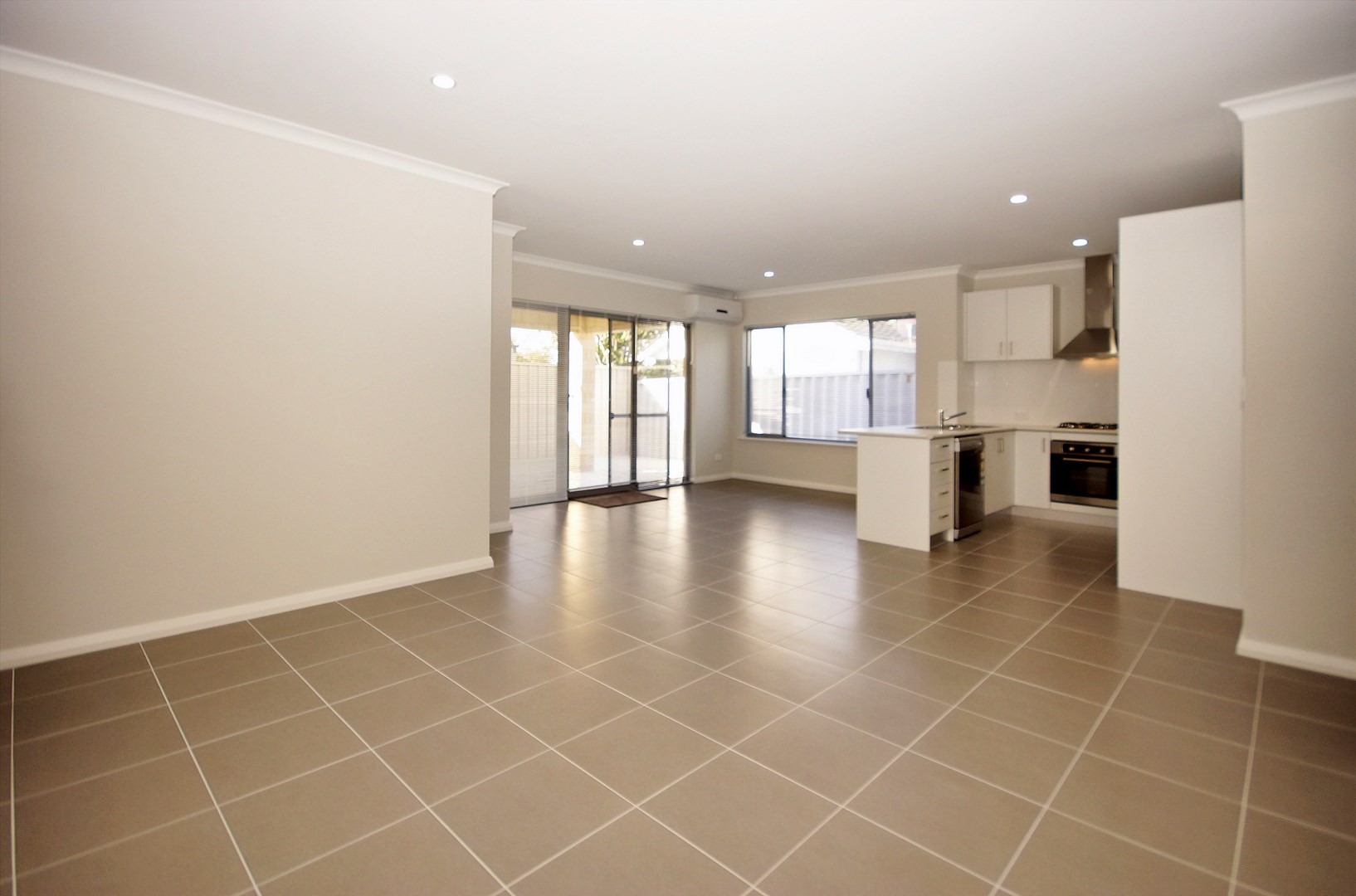 2/18 Hornsey Way, BALGA, WA 6061