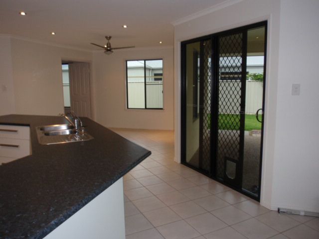 15  Carrington Place, EMERALD, QLD 4720
