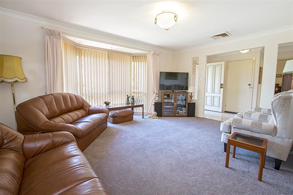 10A Marcus Clarke Crescent, GLENMORE PARK, NSW 2745