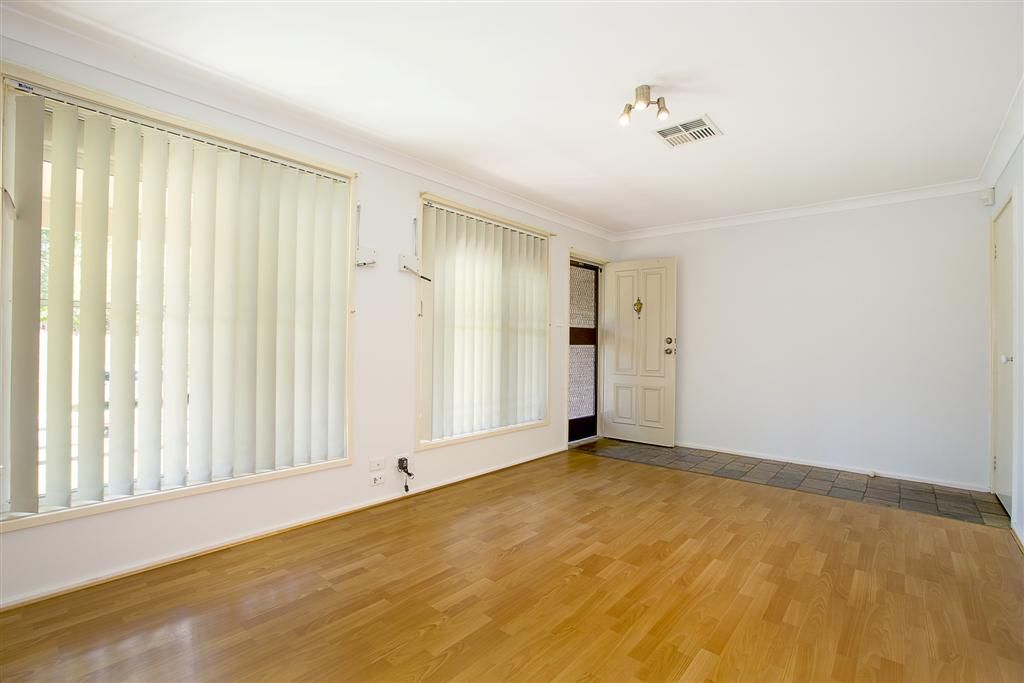 24 Oriole Street, GLENMORE PARK, NSW 2745