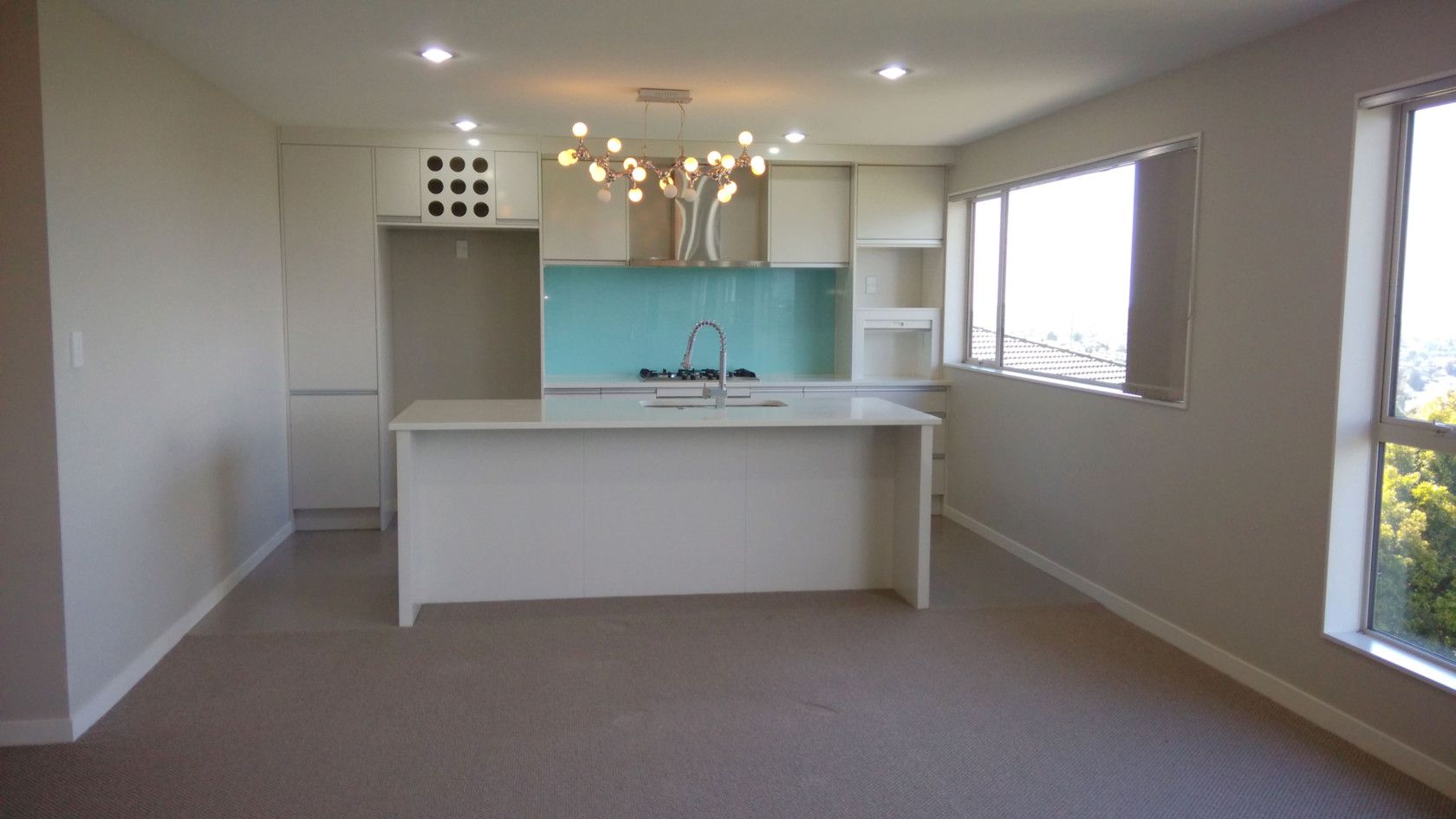1A Sunset Road, GLENFIELD, North Shore City