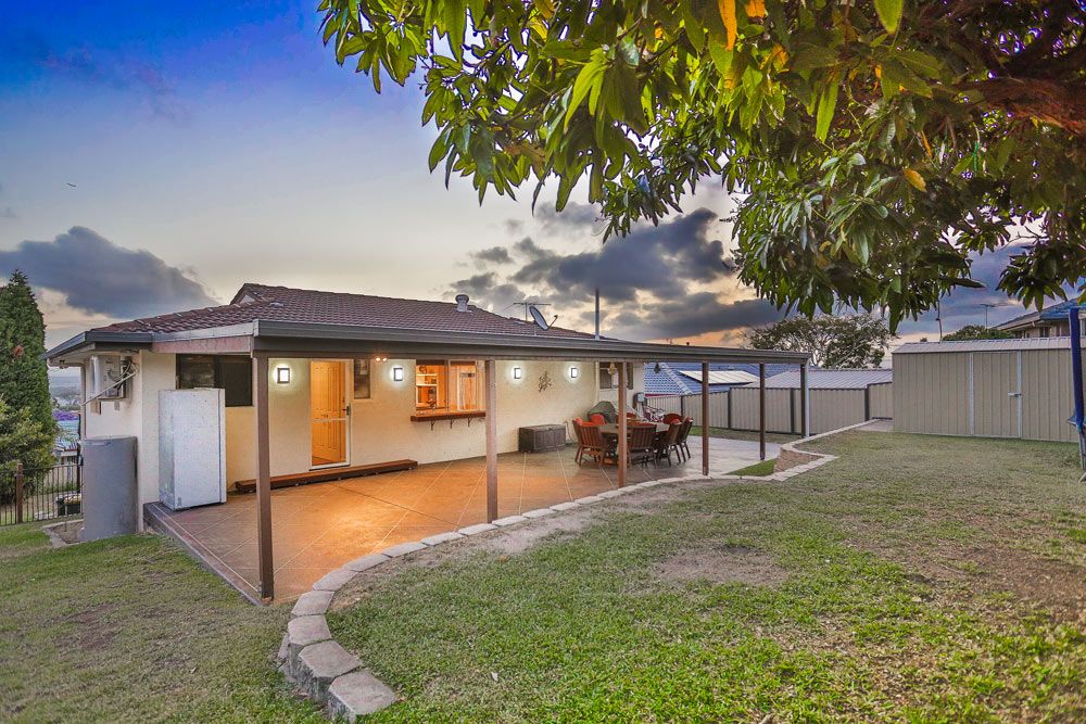 4 Derrick Street, MOOROOKA, QLD 4105