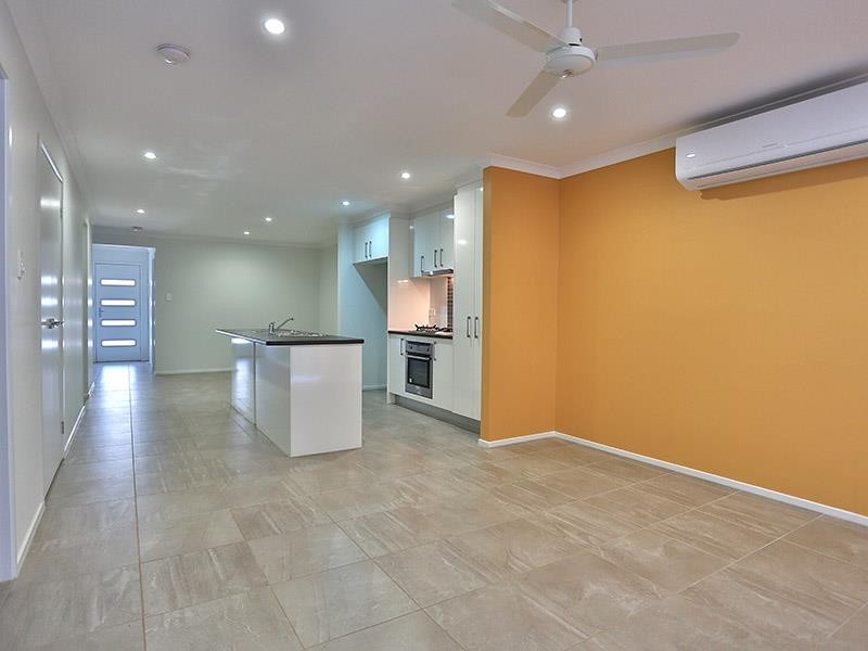 2/48 Lamington Way, REDBANK PLAINS, QLD 4301